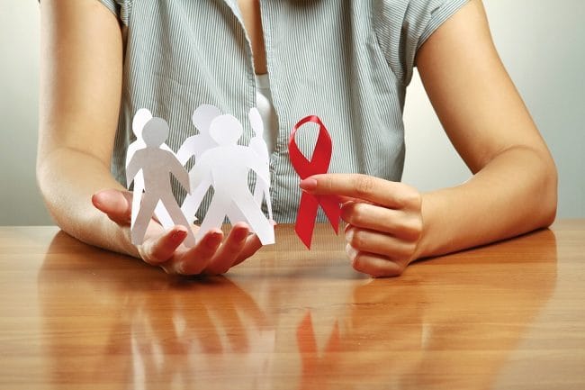 Gejala HIV pada Wanita yang Tidak Boleh Diabaikan - Alodokter