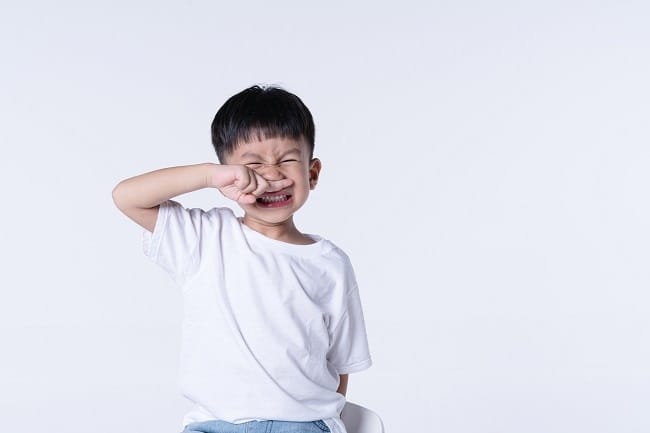 Bau Badan pada Anak, Ini Penyebab dan Cara Mengatasinya - Alodokter