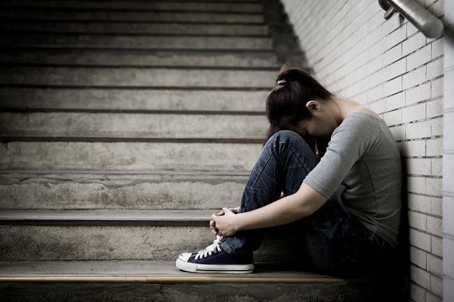 Mengenal Gejala Agoraphobia dan Penanganan yang Tepat - Alodokter