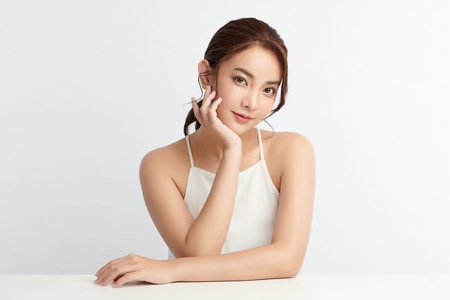 Kenali Ciri-Ciri Kulit Sensitif Beserta Perawatannya - Alodokter