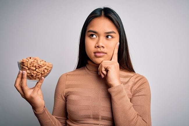 Sering Makan Kacang Bikin Jerawatan, Benarkah? - Alodokter