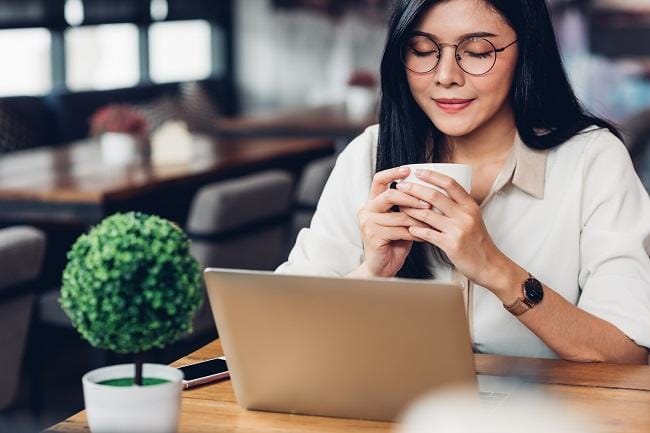 Yuk, Lakukan Grounding Exercises untuk Mengatasi Kecemasan - Alodokter