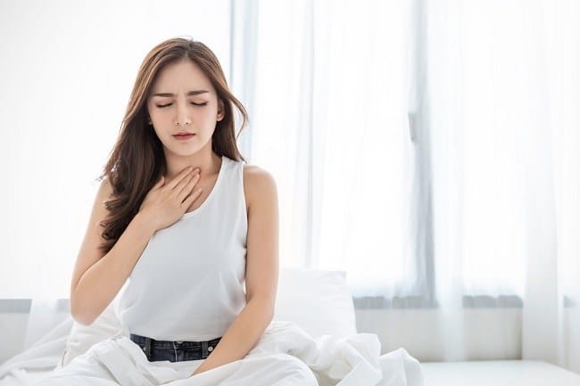 Cara Mengatasi dan Mencegah Benjolan Pita Suara - Alodokter