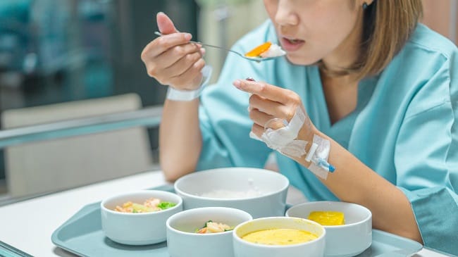 4 Jenis Makanan yang Tidak Boleh Dimakan Setelah Operasi Caesar - Alodokter
