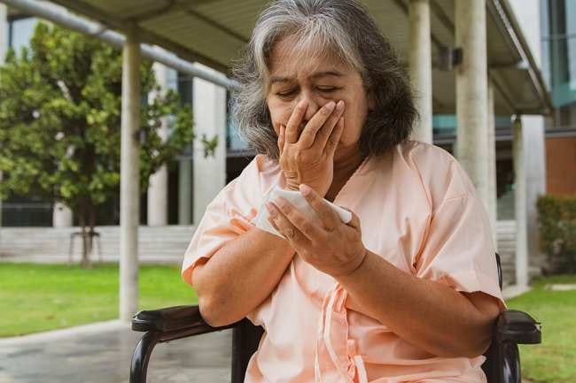 Kenali Arti Warna Dahak di Sini - Alodokter