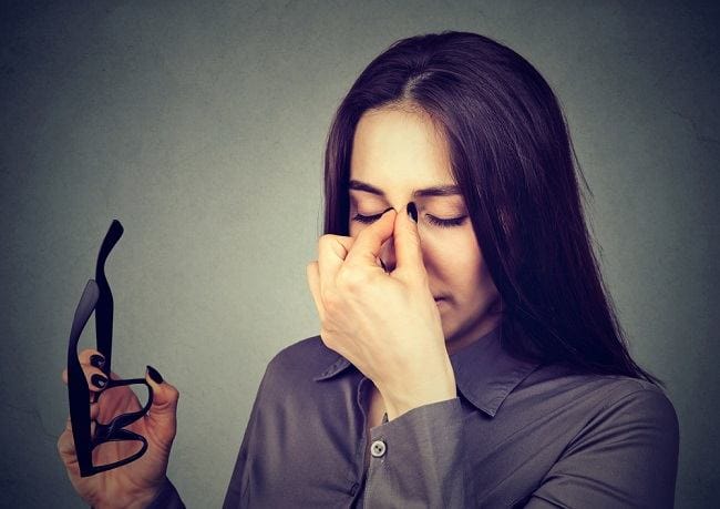 Fakta Mengenai Mata Minus Tidak Boleh Melahirkan Normal - Alodokter