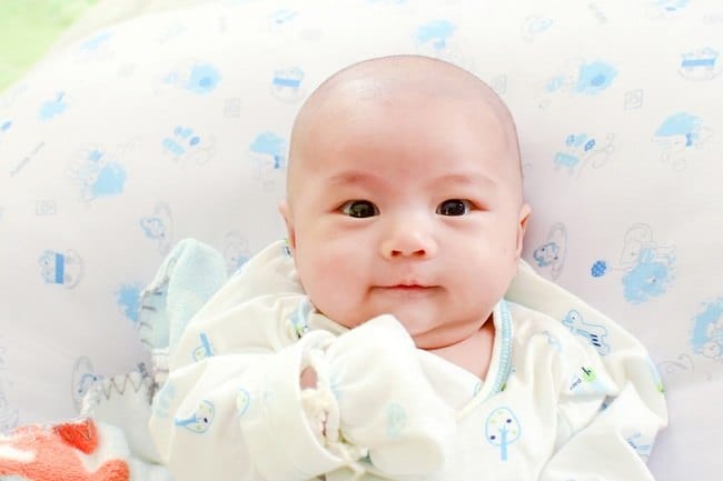 5 Bahan Alami Penumbuh Rambut Bayi yang Ampuh - Alodokter