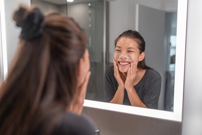 7 Manfaat Milk Cleanser untuk Kesehatan dan Kecantikan Kulit - Alodokter