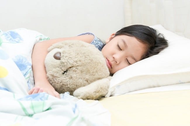 Anak Sering Mengigau Saat Tidur, Normal atau Tidak? - Alodokter