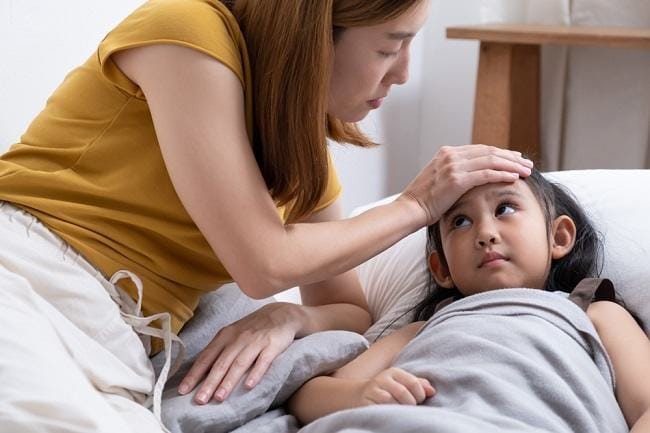 5 Pertolongan Pertama Demam Berdarah pada Anak yang Perlu Diketahui - Alodokter