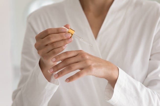 Serum Retinol, Rahasia Kulit Mulus dan Awet Muda - Alodokter