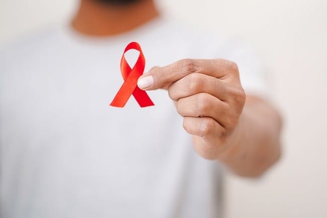 5 Gejala HIV pada Pria yang Perlu Diwaspadai - Alodokter