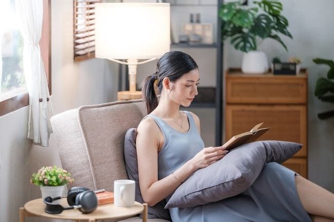 Biblioterapi, Terapi Membaca untuk Mengatasi Stres dan Kecemasan - Alodokter
