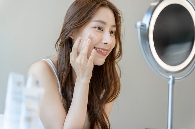 Krim Pemutih Wajah, Salah Satu Cara Memutihkan Wajah yang Efektif - Alodokter