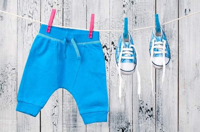 Baju Bayi, Inilah Tips Aman Mencucinya - Alodokter