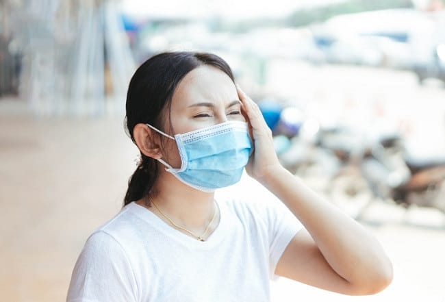 Polusi Udara Tinggi dan Cuaca Panas, Begini Cara Menghadapinya - Alodokter