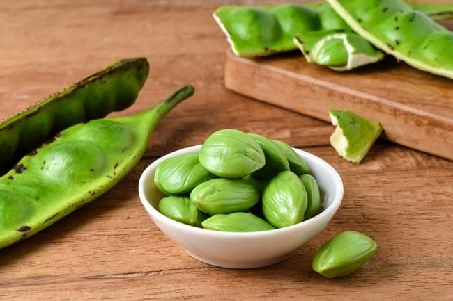 9 Cara Menghilangkan Bau Pete di Mulut dengan Mudah - Alodokter