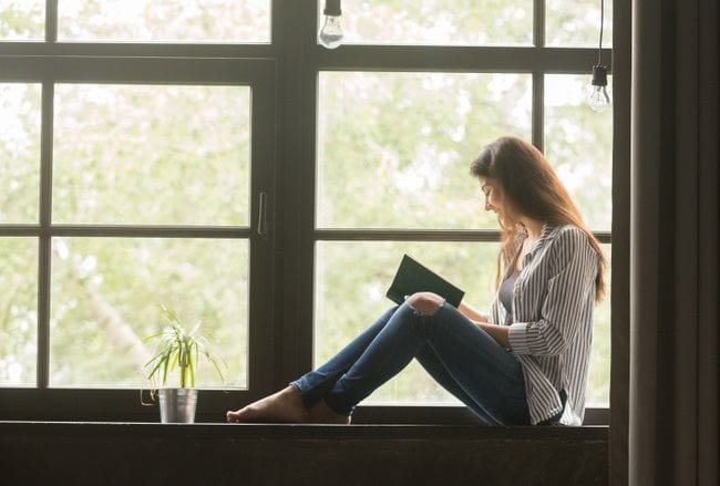 Introvert, Kenali Ciri-Ciri dan Cara Mengembangkan Diri dengan Kepribadian Ini - Alodokter