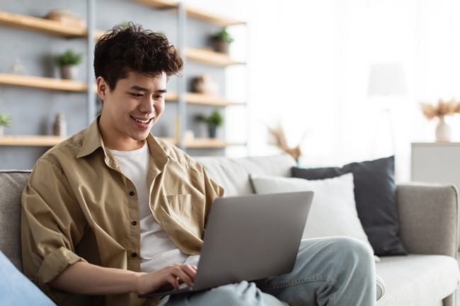 Kecanduan Pornografi: Penyebab, Gejala, dan Perawatan - Alodokter