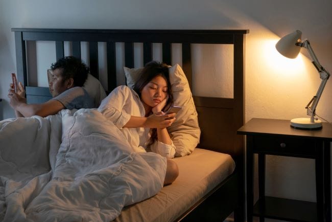 Merasa Jenuh dengan Hubungan? Ini Cara Mengatasinya - Alodokter