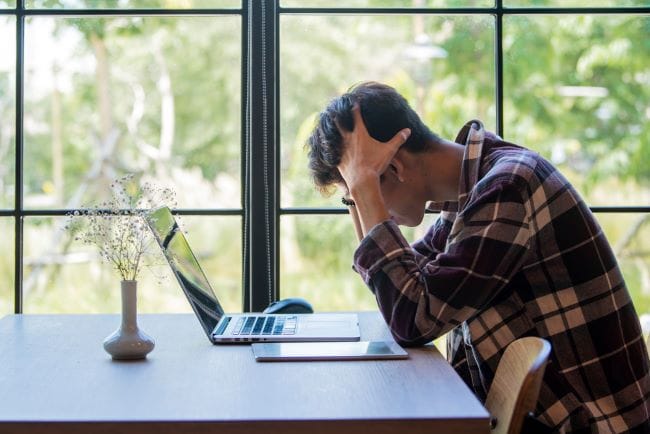 Mengenal Languishing, Perasaan Hampa yang Terkadang Menyapa - Alodokter