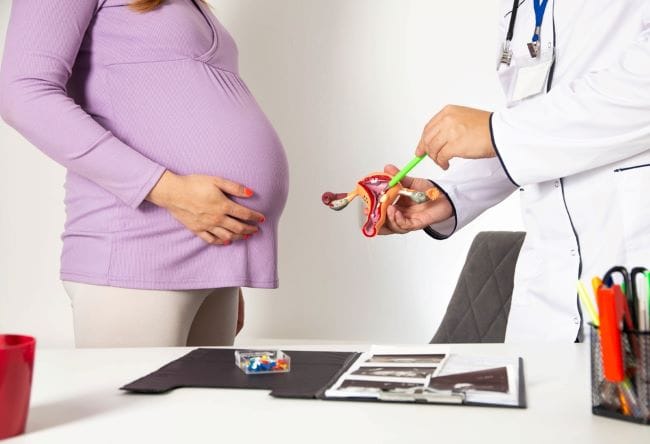 Apakah Orang Hamil Bisa Haid, Ini Fakta dan Penyebab yang Perlu Diwaspadai - Alodokter