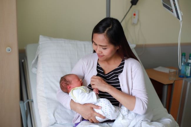 Ciri-Ciri Jahitan Kering Pascamelahirkan Normal dan Tips agar Cepat Sembuh - Alodokter