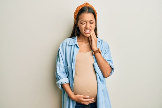 Sakit Gigi Saat Hamil Trimester 3, Kenali Penyebab dan Cara Mengatasinya - Alodokter