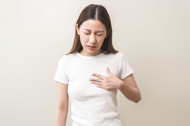 9 Penyebab Dada Kiri Sakit pada Wanita yang Perlu Diketahui - Alodokter