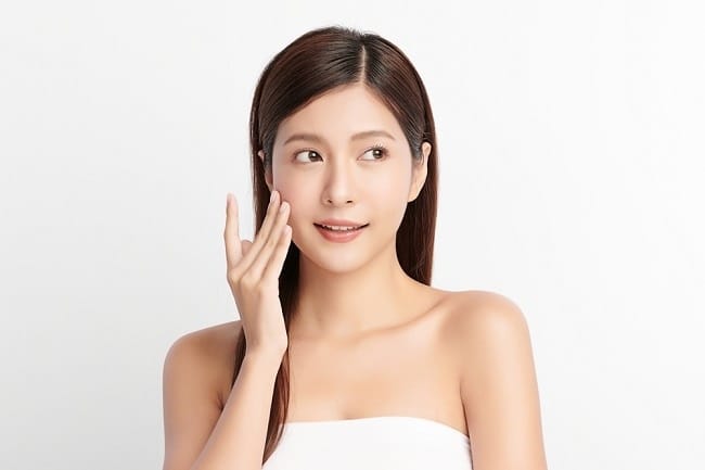 7 Cara Meratakan Warna Kulit Wajah - Alodokter