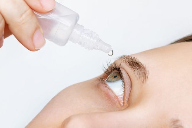 7 Merek Obat Tetes Mata Kering Paling Manjur - Alodokter