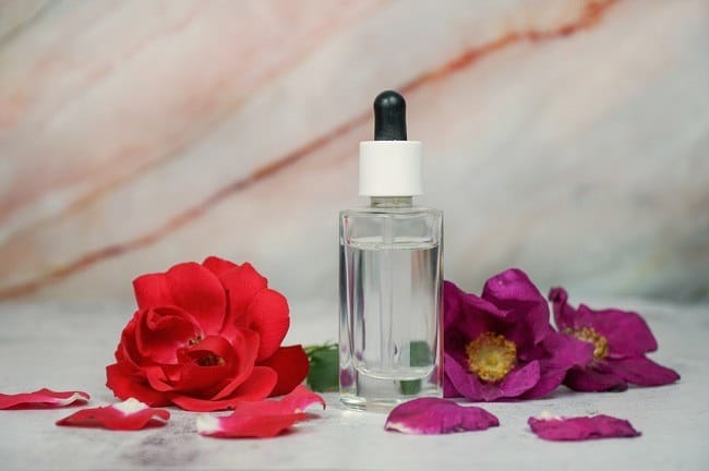 8 Manfaat Air Mawar untuk Kesehatan dan Kecantikan - Alodokter