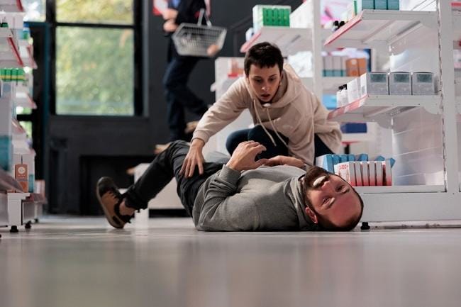 Pertolongan Pertama Epilepsi yang Perlu Dilakukan - Alodokter