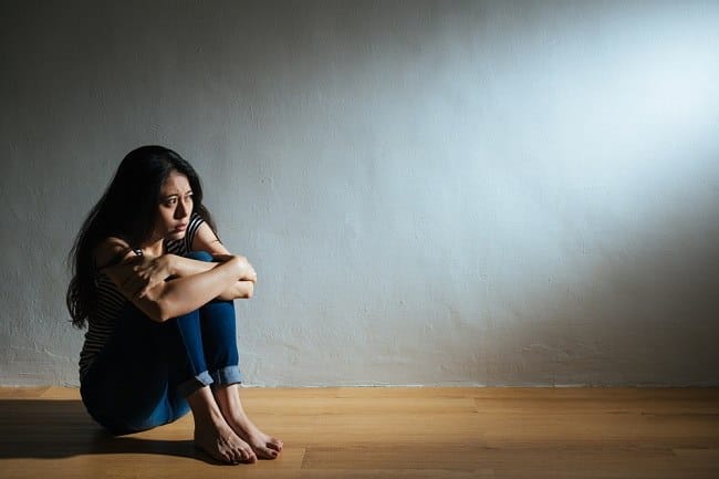Pistanthrophobia, Rasa Takut Berlebih untuk Memercayai Orang Lain - Alodokter