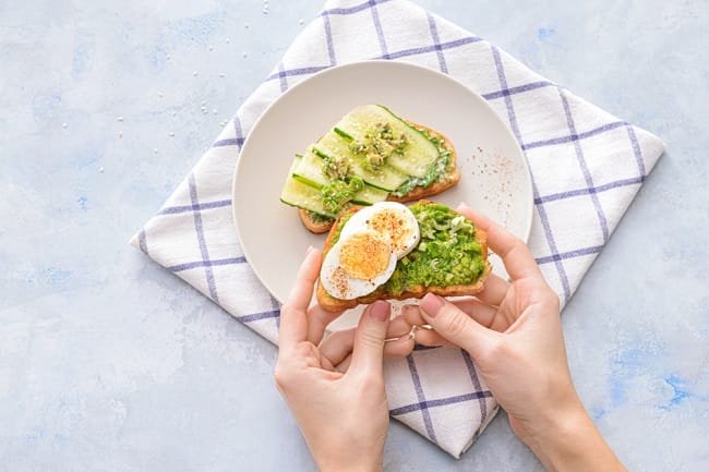 Yuk, Biasakan Konsumsi Makanan Penambah Energi Sebelum Olahraga - Alodokter