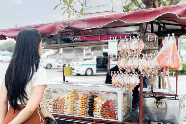 6 Makanan Penyebab Tipes yang Perlu Diwaspadai - Alodokter
