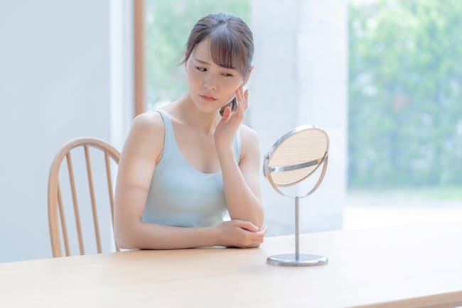 Jerawat Muncul Terus? Ini Penyebab dan Tips Mengatasinya - Alodokter