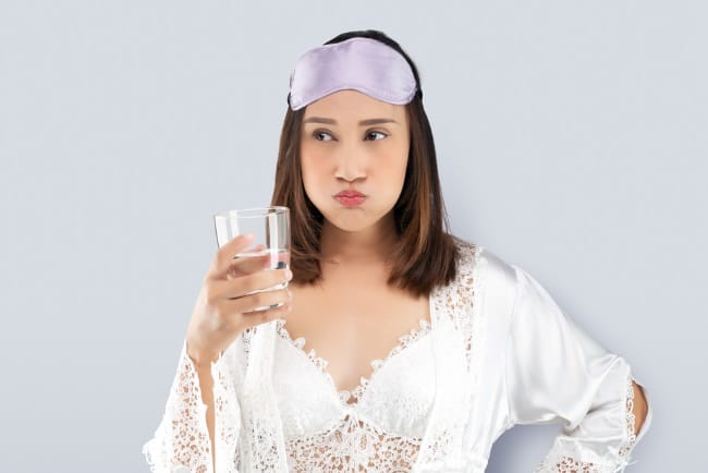 7 Manfaat Kumur Air Garam untuk Kesehatan Mulut dan Tenggorokan - Alodokter