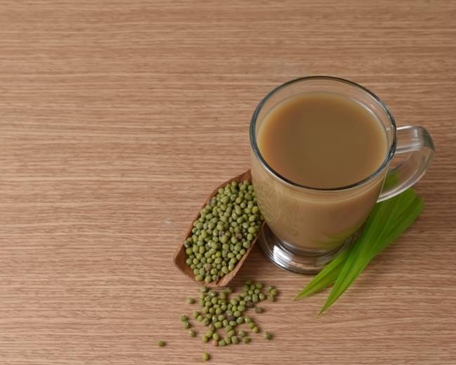 8 Manfaat Sari Kacang Hijau dan Tips Membuatnya di Rumah - Alodokter