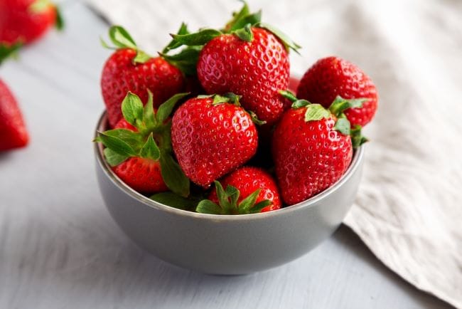 Strawberry, Inilah Kandungan Nutrisi dan Manfaatnya - Alodokter