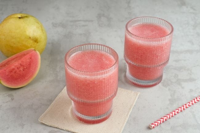 10 Manfaat Jus Jambu yang Sangat Menyehatkan - Alodokter