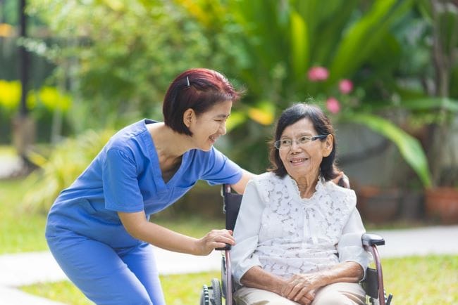 Sarcopenia pada Lansia, Kenali Penyebab dan Cara Mencegahnya sejak Dini - Alodokter