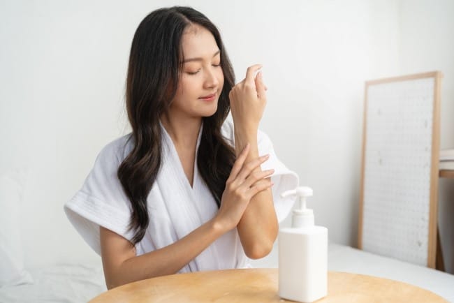 9 Body Lotion agar Kulit Lembap dan Terawat - Alodokter