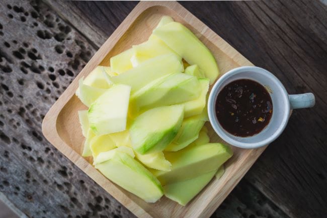 Amankah Mangga Muda untuk Ibu Hamil? Ini Penjelasannya - Alodokter