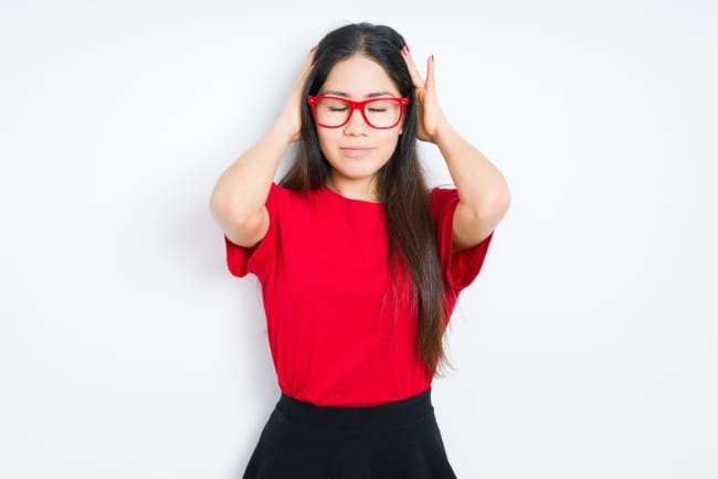 Cara Meredakan Sakit Kepala yang Cepat dan Ampuh - Alodokter