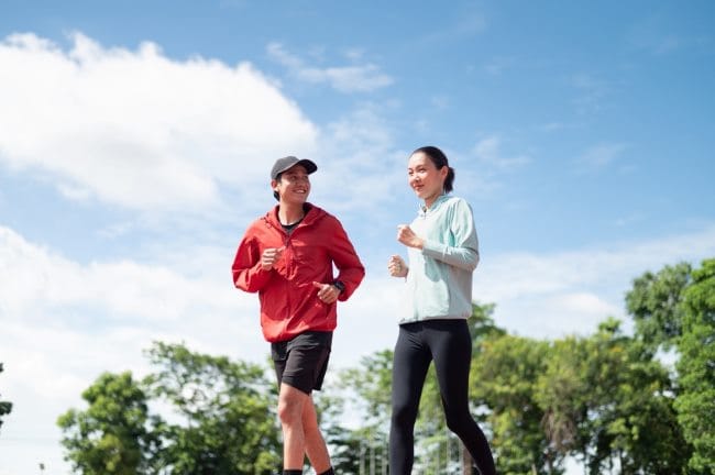 9 Manfaat Jogging Pagi bagi Kesehatan Tubuh - Alodokter