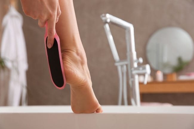 Kulit Kaki Kering, Inilah Penyebab dan Cara Mengatasinya - Alodokter