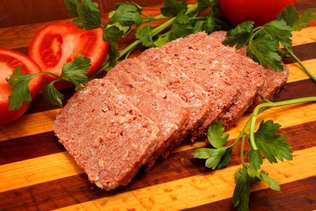 Daging Kornet, Kenali Manfaat dan Tips Mengonsumsinya - Alodokter