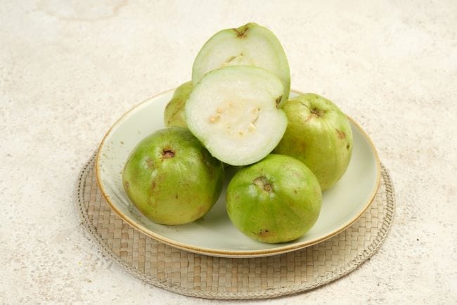 Jambu Kristal untuk Ibu Hamil, Ketahui Nutrisi, Manfaat dan Cara Aman Mengonsumsinya - Alodokter