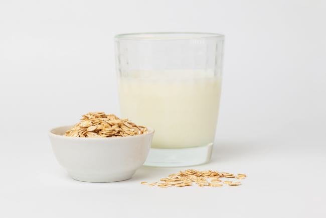 Ketahui Kandungan Gula dalam Oat Milk - Alodokter